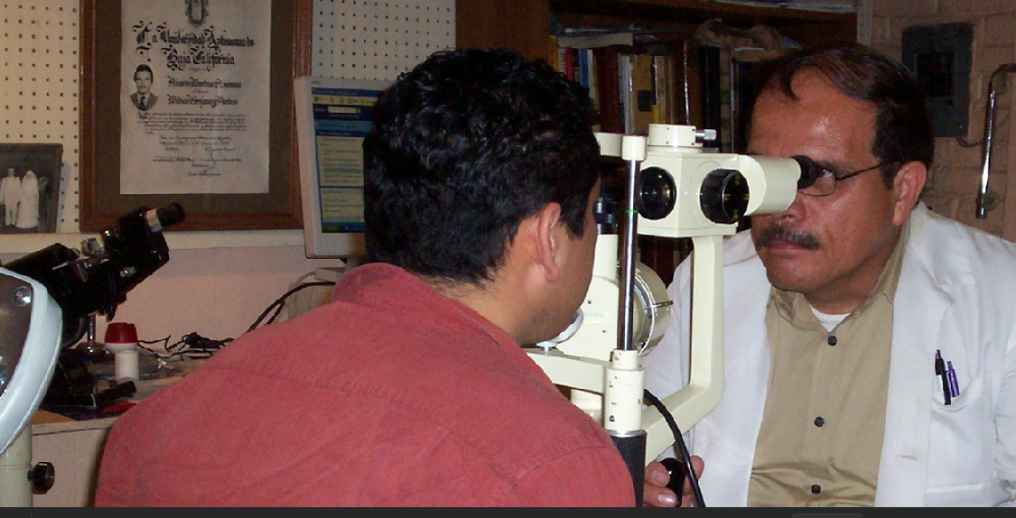 Examen con biomicroscopia